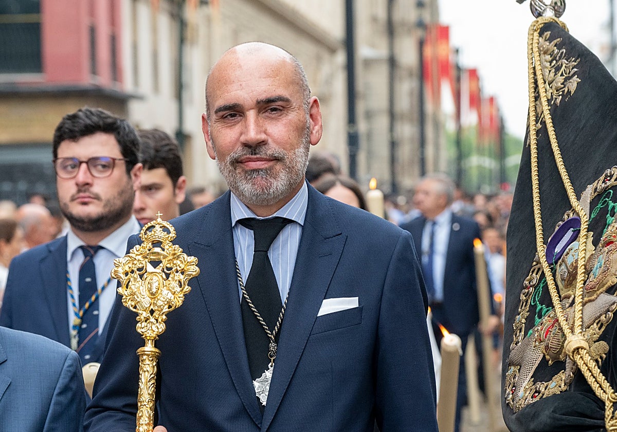 José Ramón Losada, hermano mayor de la Soledad de San Buenaventura en la procesión del Corpus Christi