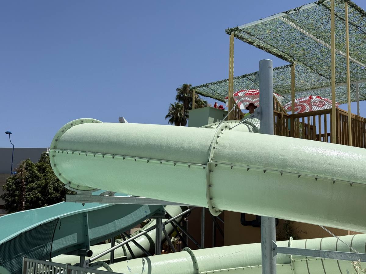 Diferentes zonas con lagunas y toboganes ayudan a suavizar las altas temperaturas de Sevilla