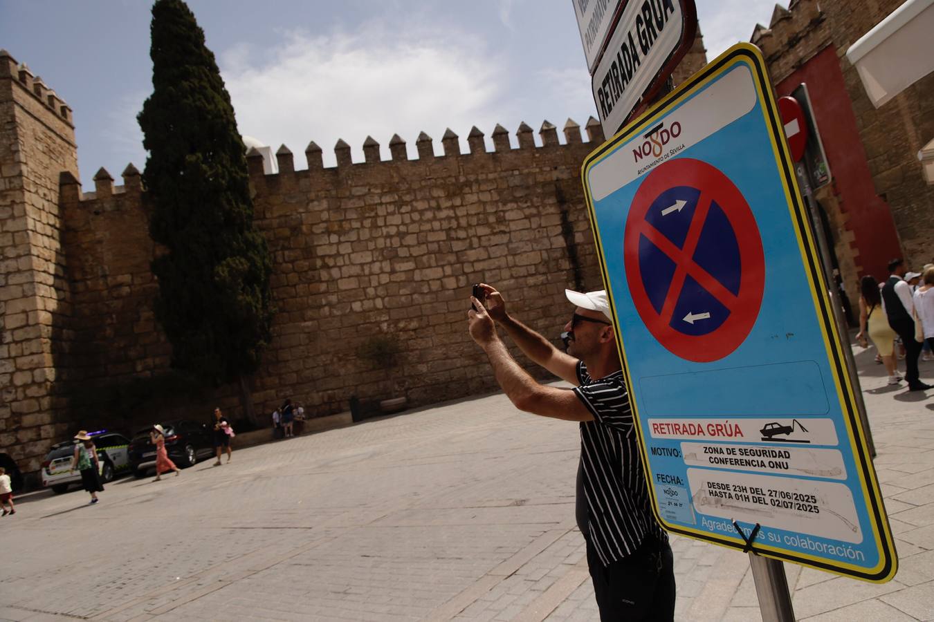 Miembros de la Policía Local y Nacional así como equipos de la Guardia Civil han tomado Sevilla para la Cumbre de la ONU