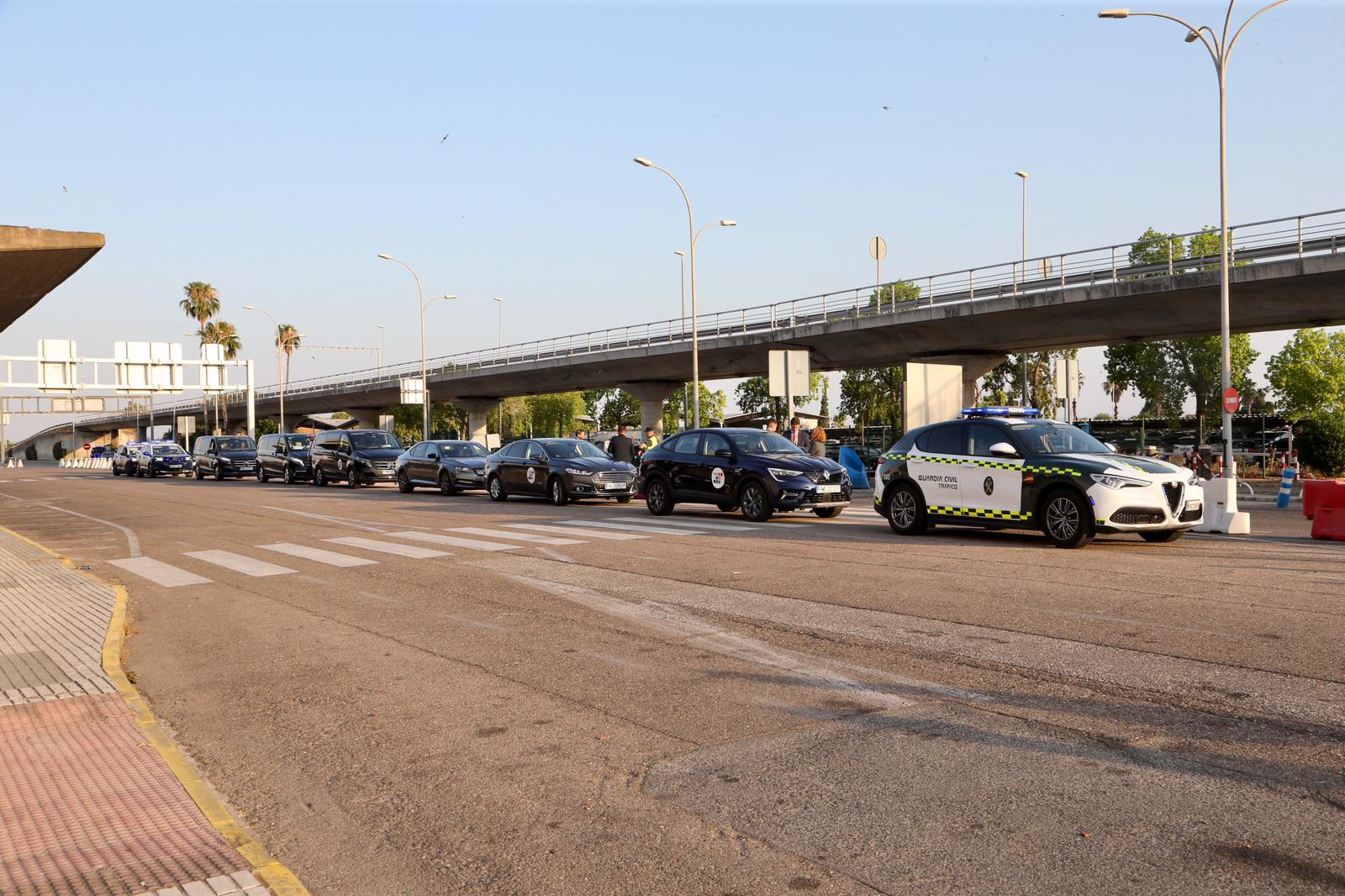 La Policía Nacional refuerza el aeropuerto de Sevilla para la llegada de autoridades a la Cumbre de la ONU, en imágenes