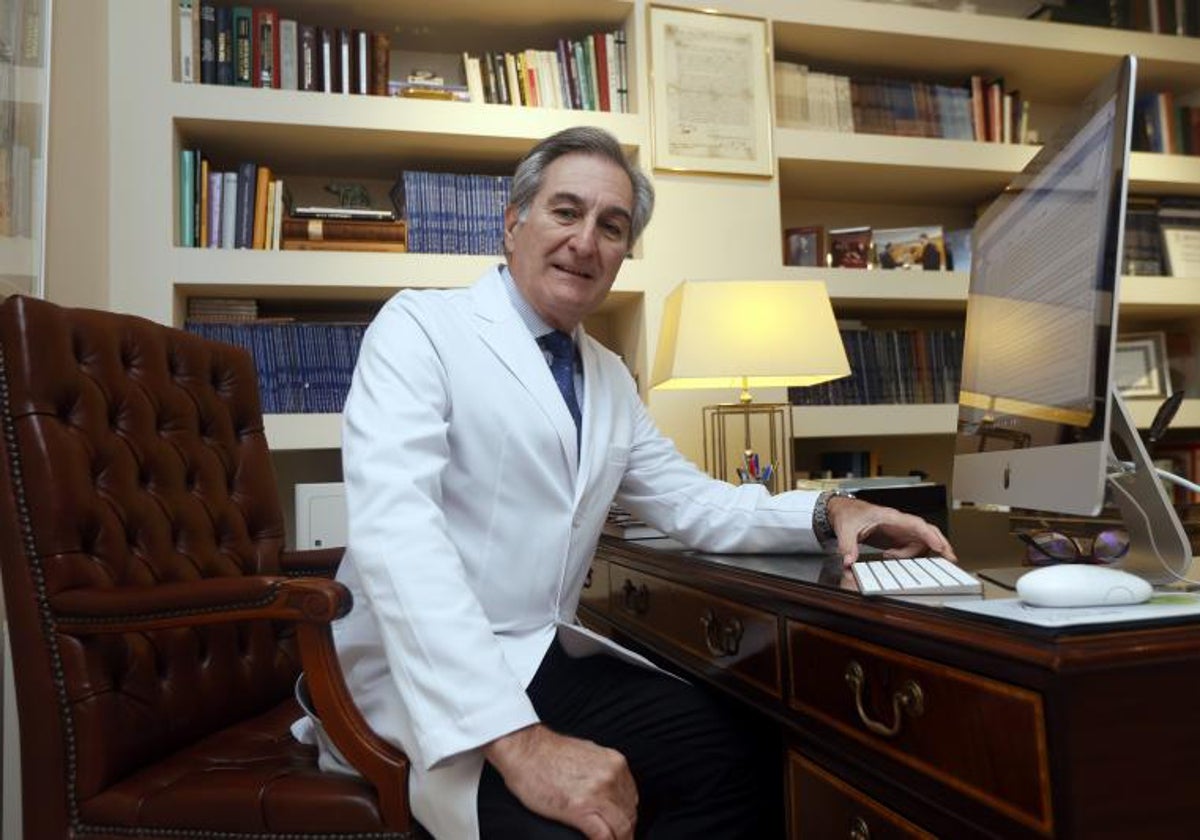 El dermatólogo Julián Conejo-Mir