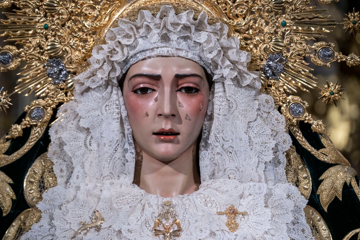 El besamanos extraordinario de la Virgen del Rocío