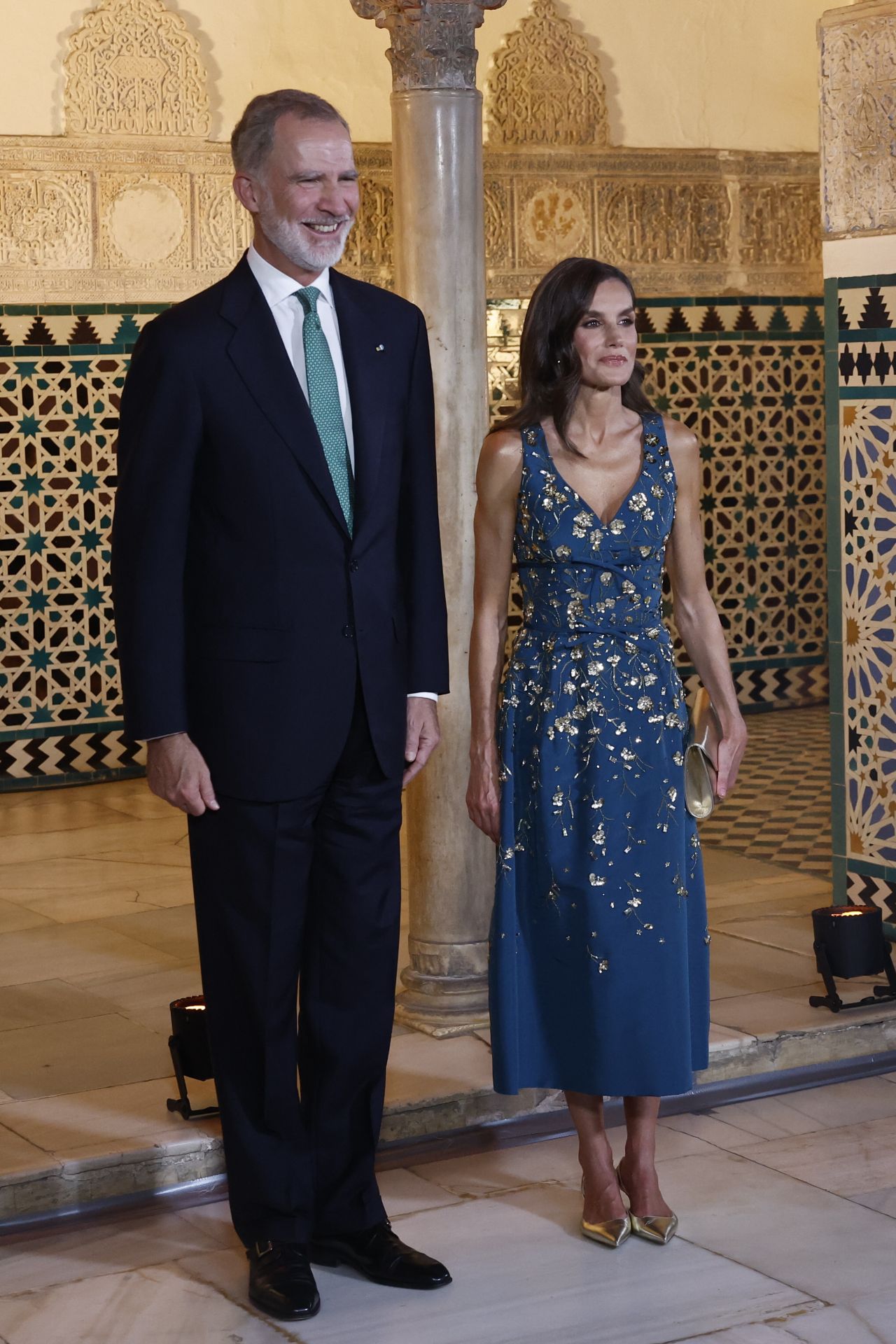 El rey Felipe VI (i) y la reina Letizia (d)