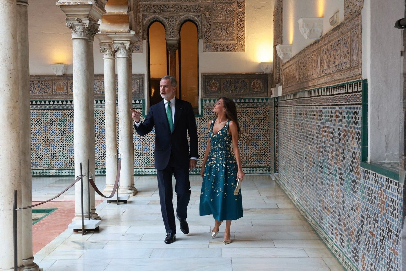 Sus Majestades los Reyes, Don Felipe y Doña Letizia, en el Real Alcázar para asistir a la cena de gala