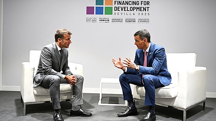 Macron y Sánchez, este lunes en Sevilla