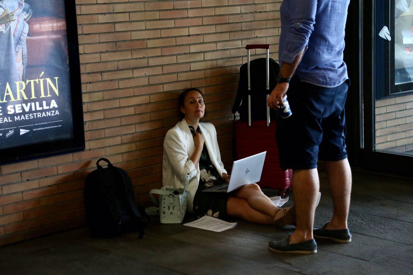 Miles de usuarios abarrotan de nuevo Santa Justa tras una nueva incidencia técnica