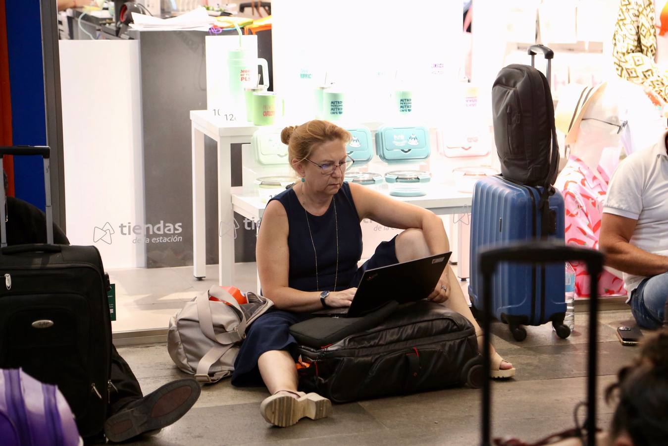 Miles de usuarios abarrotan de nuevo Santa Justa tras una nueva incidencia técnica