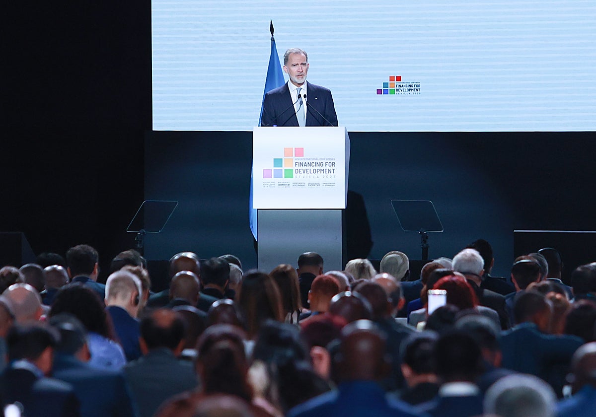 El Rey Felipe VI durante la inauguración de la Cumbre de la ONU en Sevilla