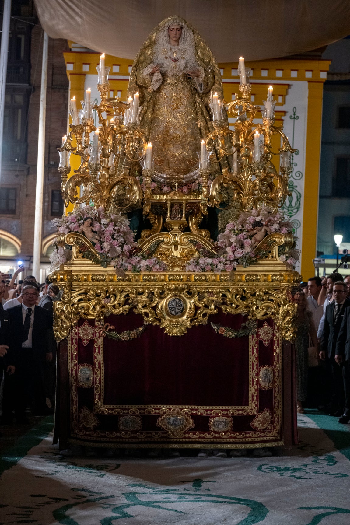 El traslado de la Virgen del Rocío a la Catedral, en imágenes