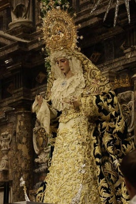 Coronación de la Virgen del Rocío en la Catedral