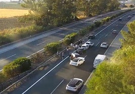 Un accidente en Las Cabezas de San Juan complica el regreso de las playas a Sevilla por la AP-4