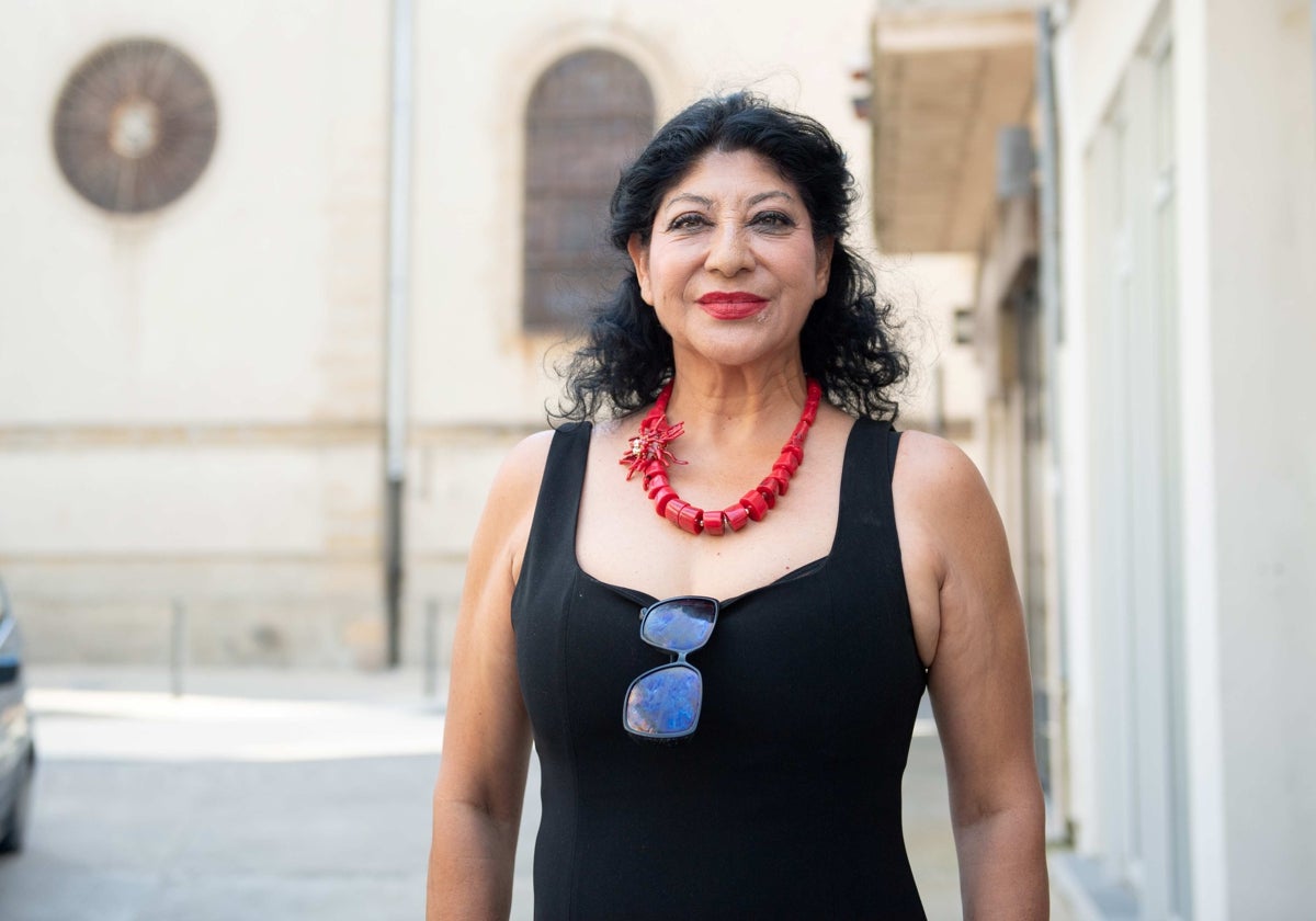 Manuela Carrasco paseando por las calles de Mont de Marsan el mismo día del estreno de su espectáculo