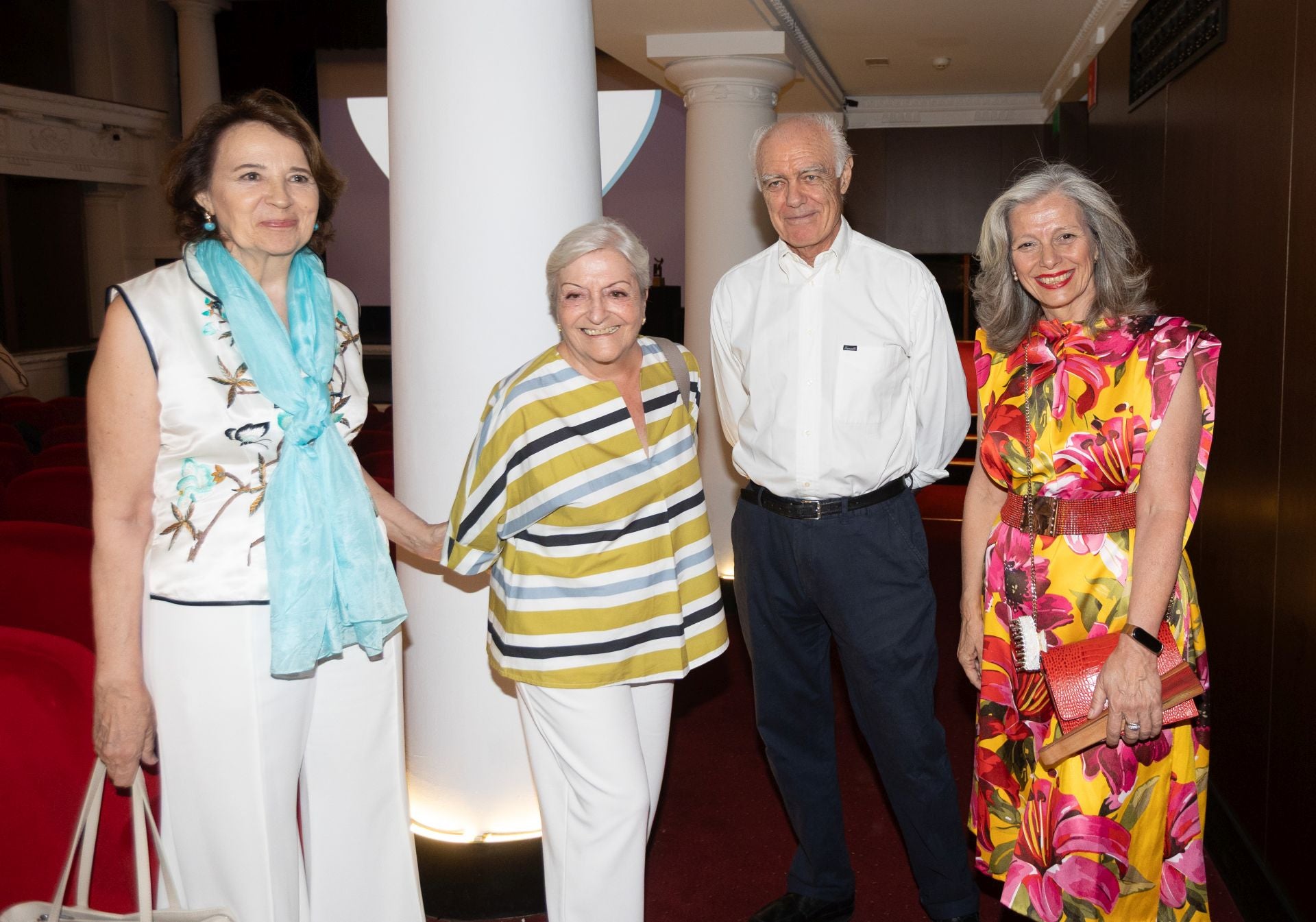 Concha Gutiérrez, Elisa Pérez Vera, Santiago Mendioroz y Mari Cruz Arcos
