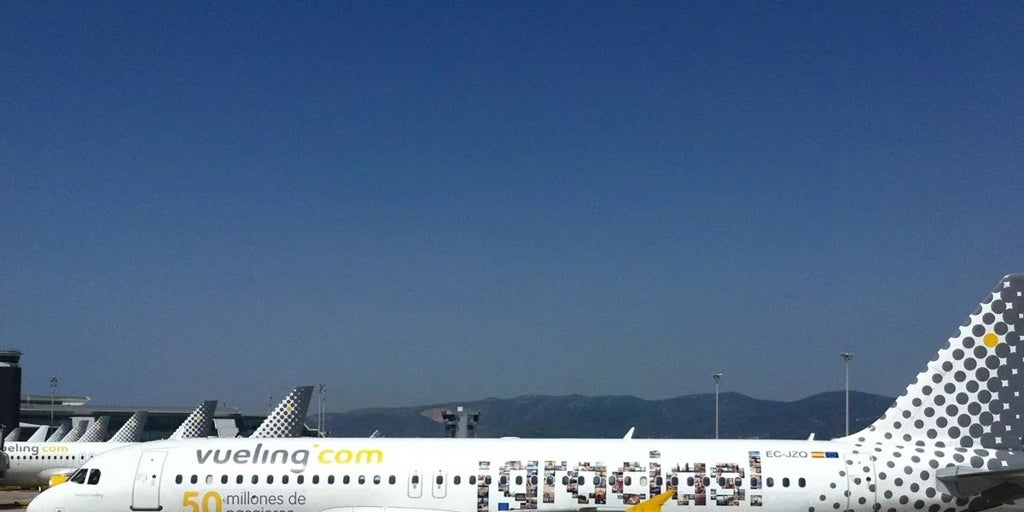 Vueling pone a la venta 1,5 millones de asientos para volar desde Andalucía este verano