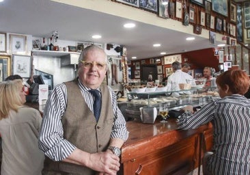 Mariano, el dueño del Bar Donald de Sevilla, habla claro sobre el problema de la hostelería: «Nada más que hay camareros muy monos que no saben ni poner una cerveza»