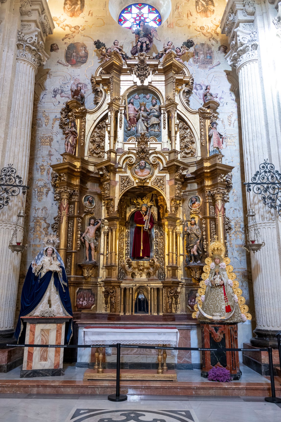 La Virgen del Rocío de Sevilla, en el retablo del Cristo de los Afligidos