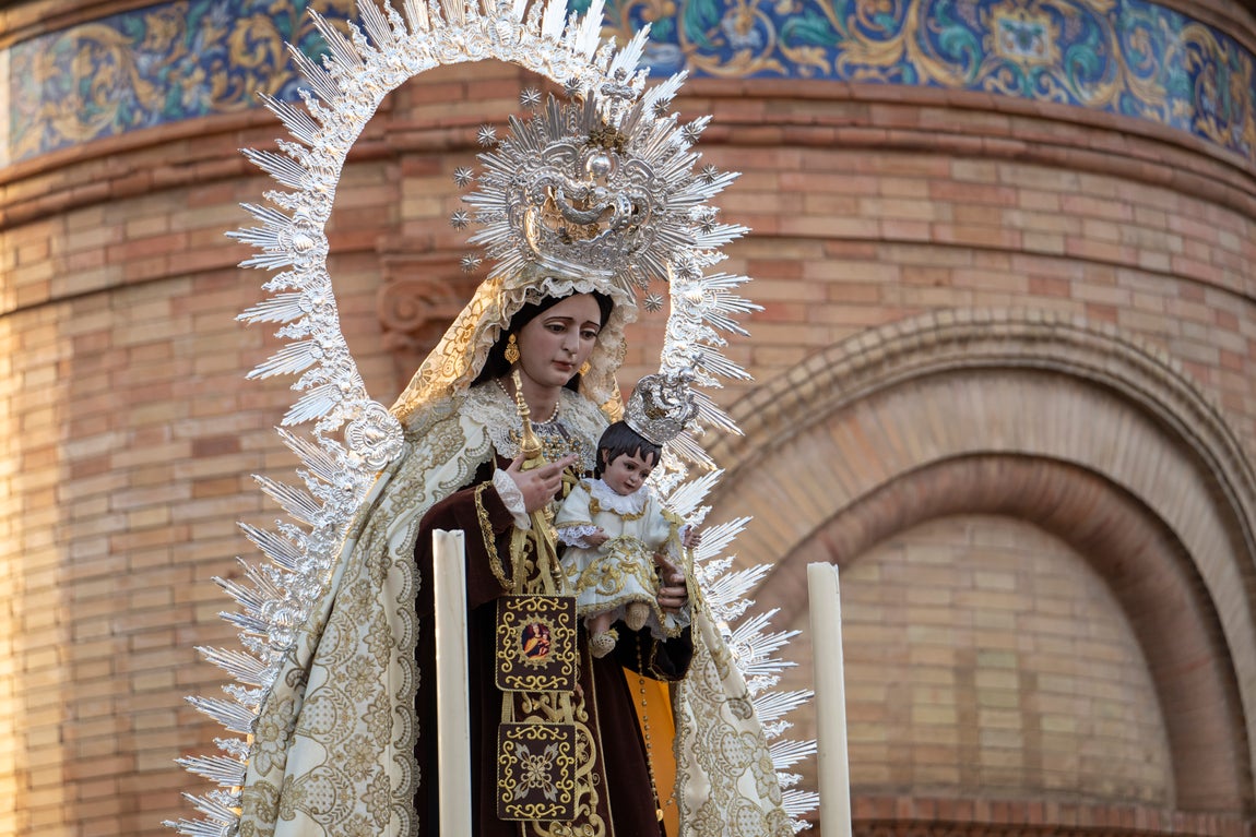 El traslado de la Virgen del Carmen del Puente de Triana a la parroquia de la O