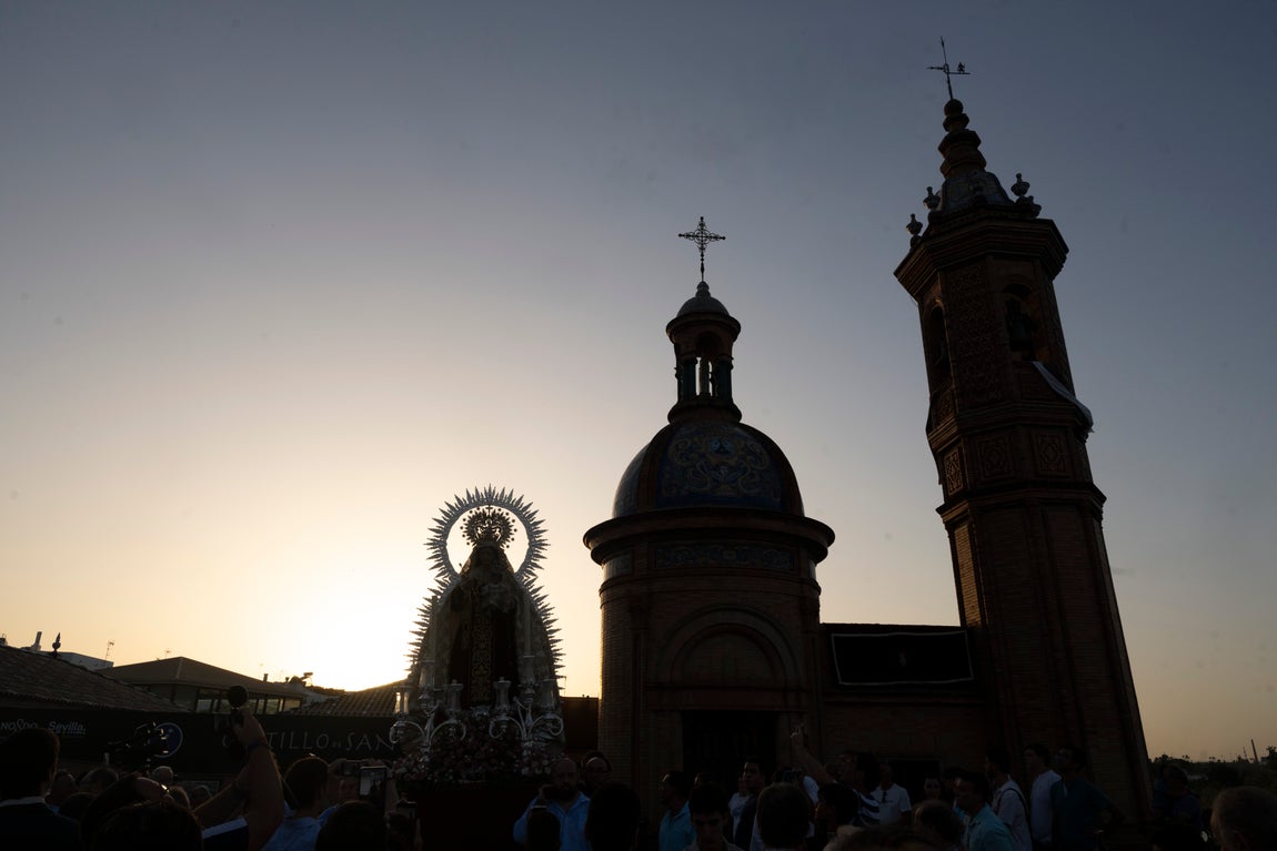 El traslado de la Virgen del Carmen del Puente de Triana a la parroquia de la O