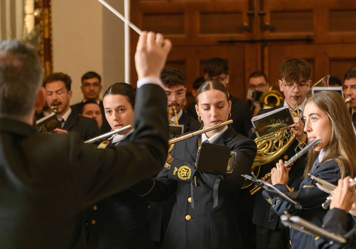 Músicos de la banda de la Paz de Málaga en concierto
