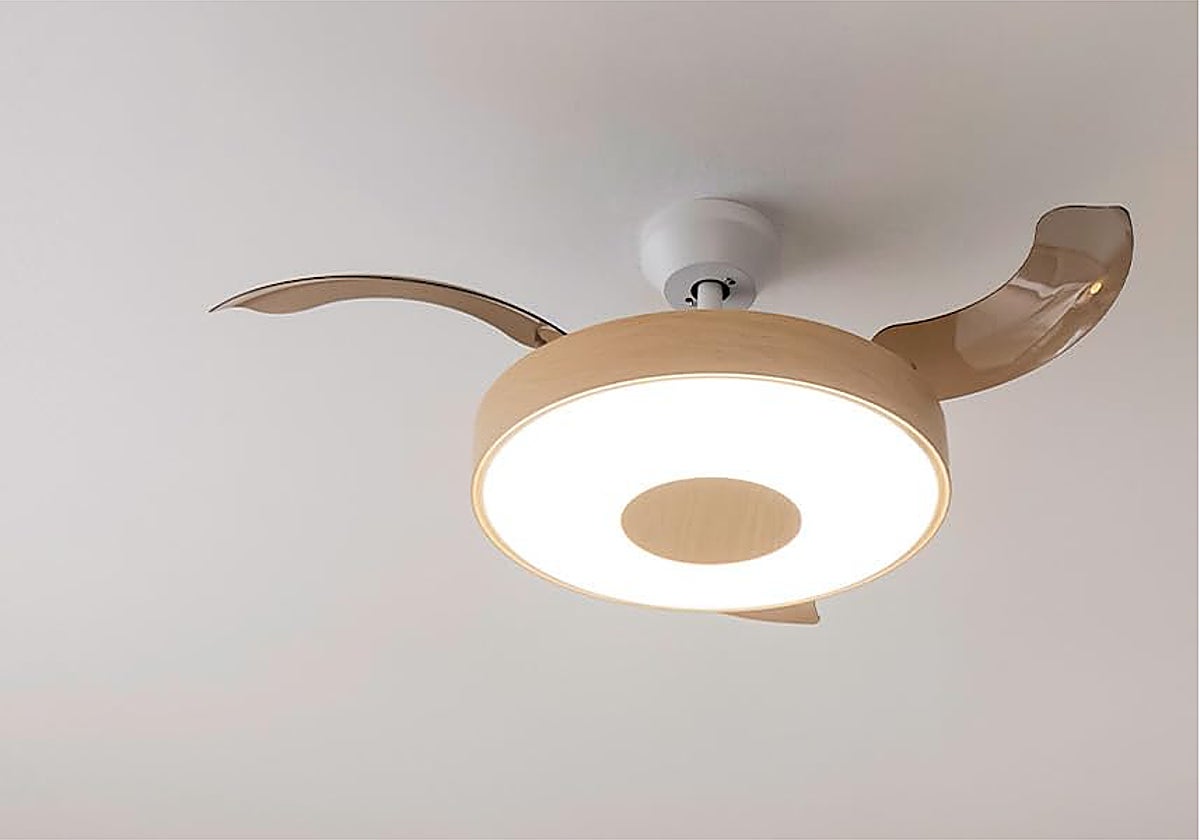 Imagen del ventilador de techo invisible por menos de 80 euros que se puede controlar desde el móvil