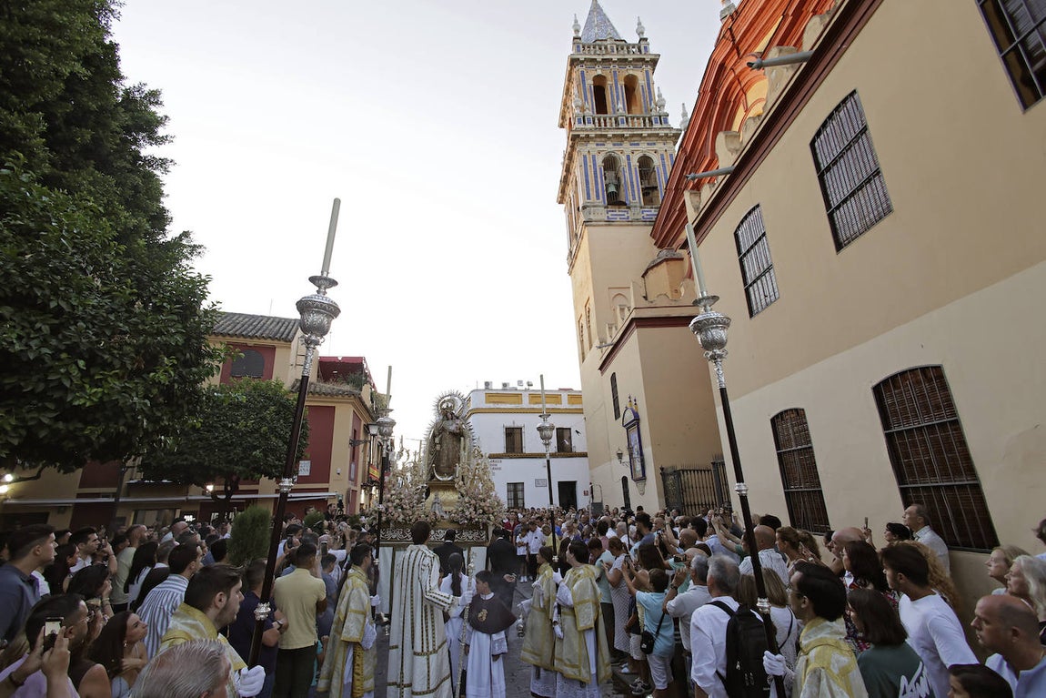 Procesión de la Virgen del Carmen por las calles de Triana