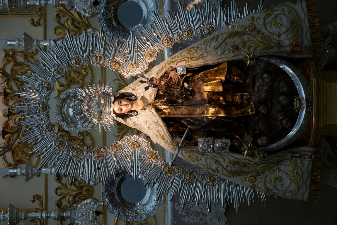 Las imágenes de los besamanos de la Virgen del Carmen en Sevilla
