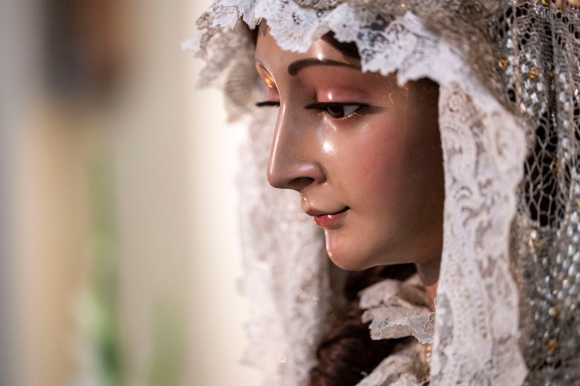Las imágenes de los besamanos de la Virgen del Carmen en Sevilla