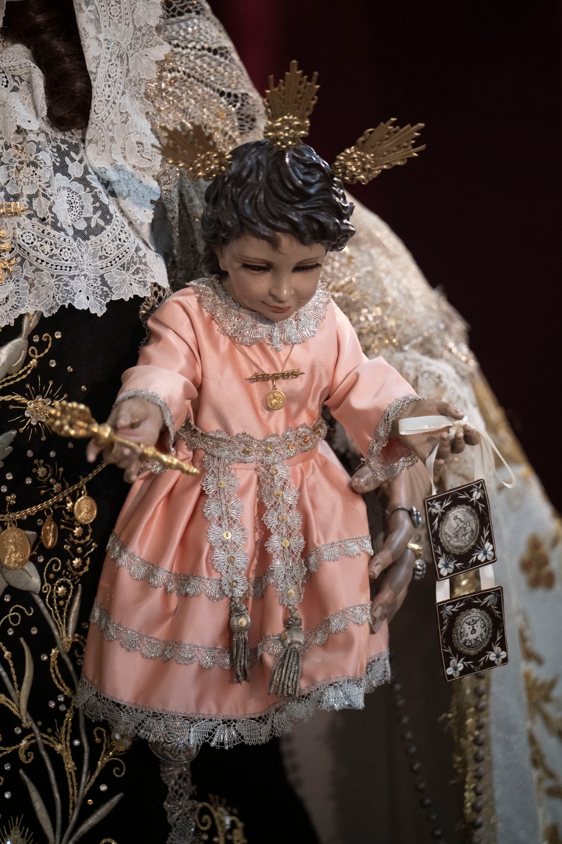Las imágenes de los besamanos de la Virgen del Carmen en Sevilla