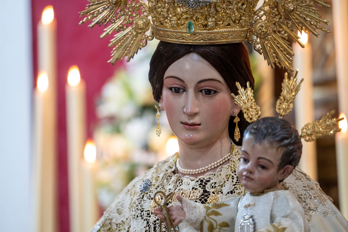 Las imágenes de los besamanos de la Virgen del Carmen en Sevilla