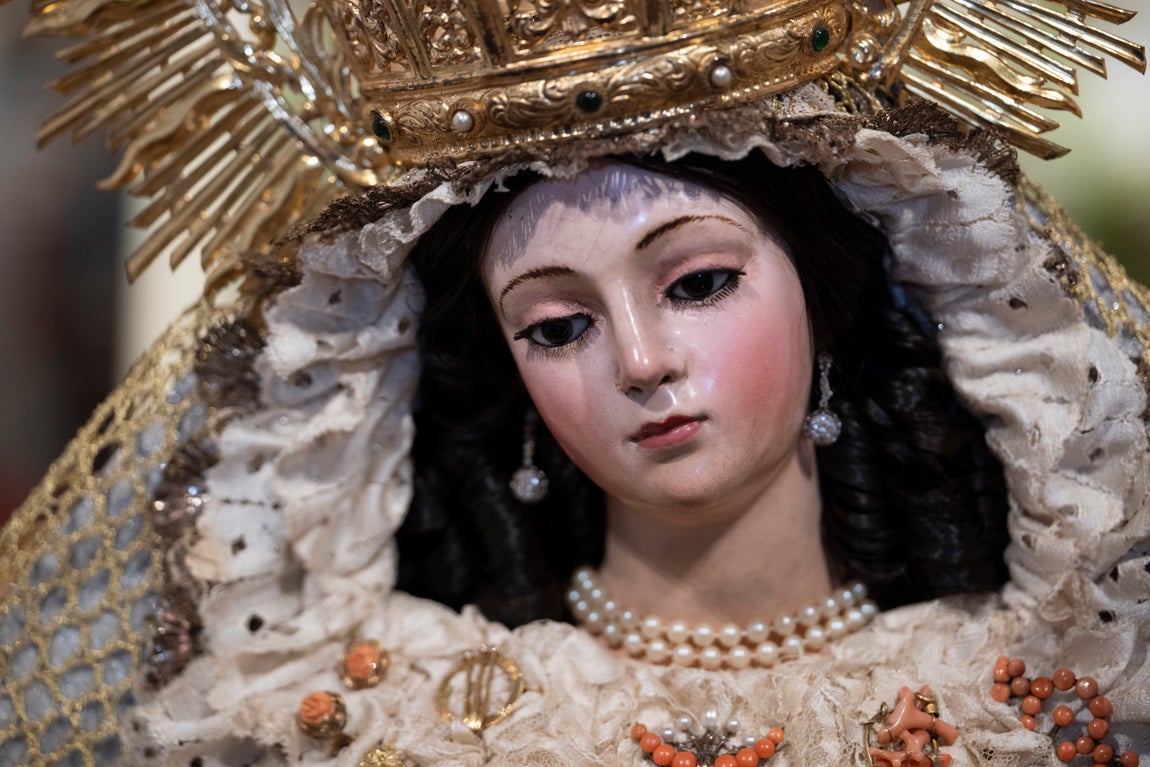 Las imágenes de los besamanos de la Virgen del Carmen en Sevilla