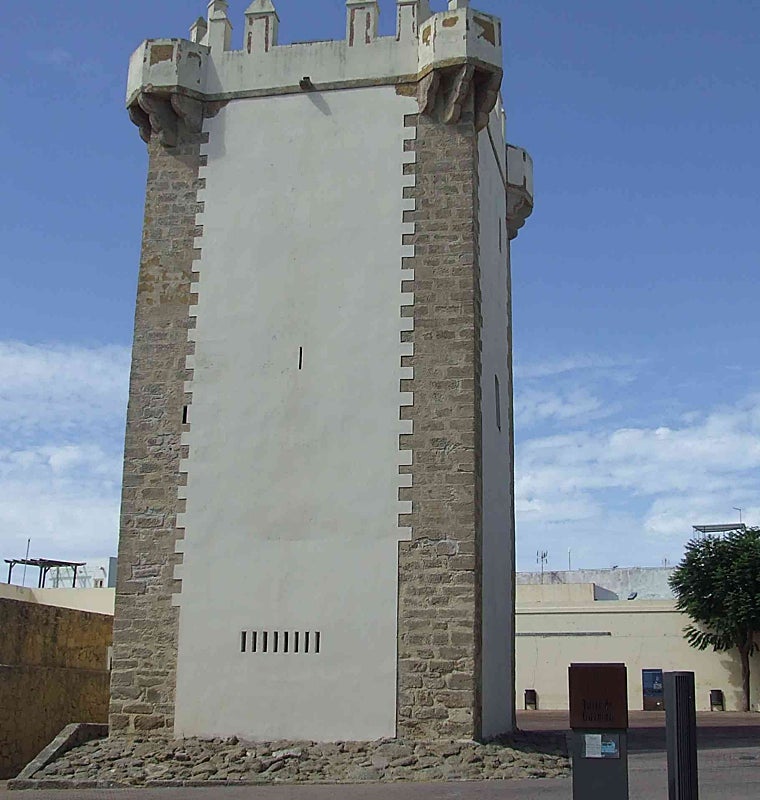 Torre de Guzmán en Conil, construida por Guzmán el Bueno a comienzos del siglo XIV