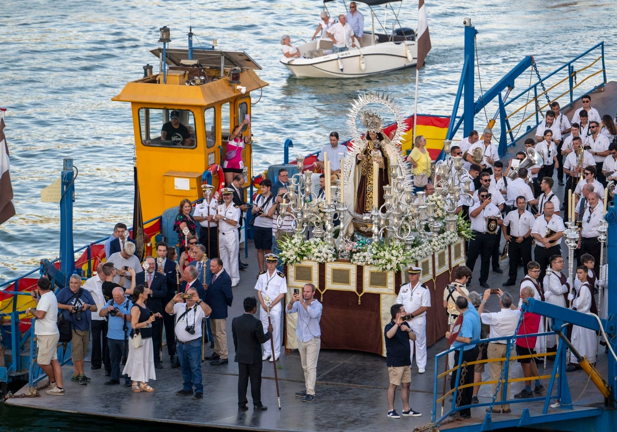 La Virgen del Carmen del puente de Triana