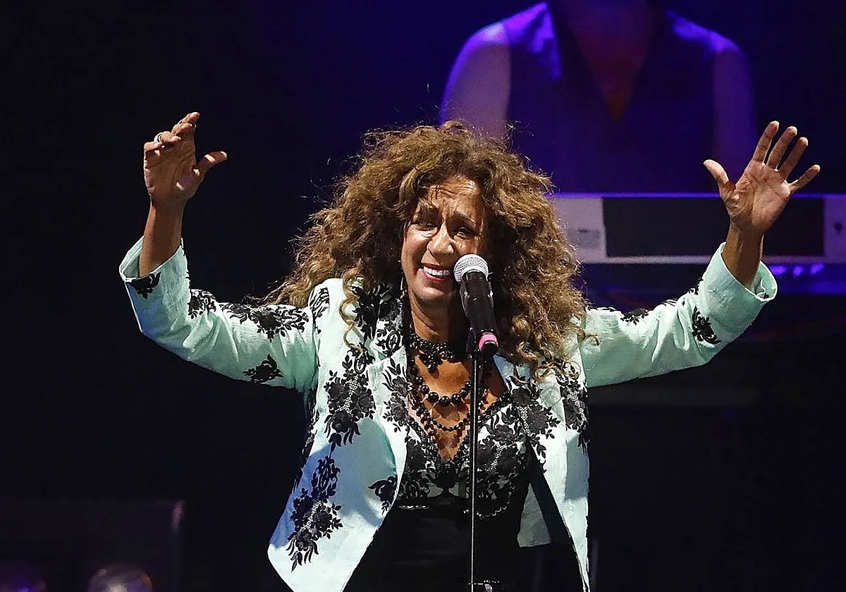 Rosario Flores actúa esta noche en el Tío Pepe Festival