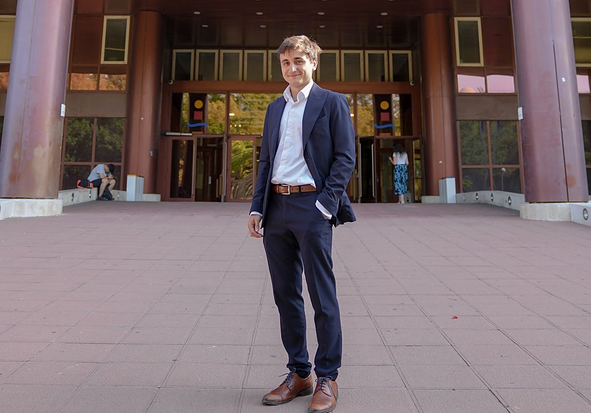 Jacob González Isa en la Escuela de Ingenieros de Sevilla
