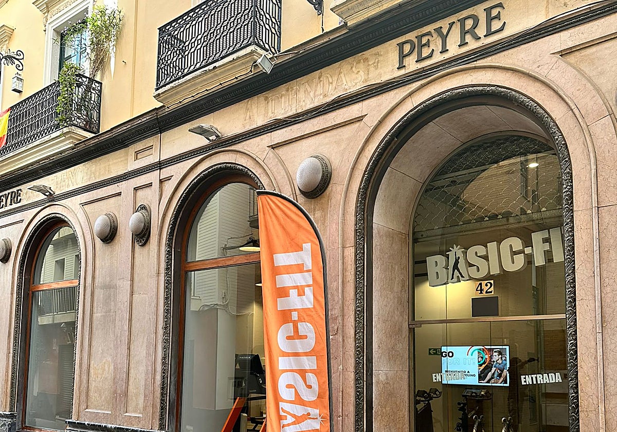 Gimansio Basic-Fit en la calle Francos