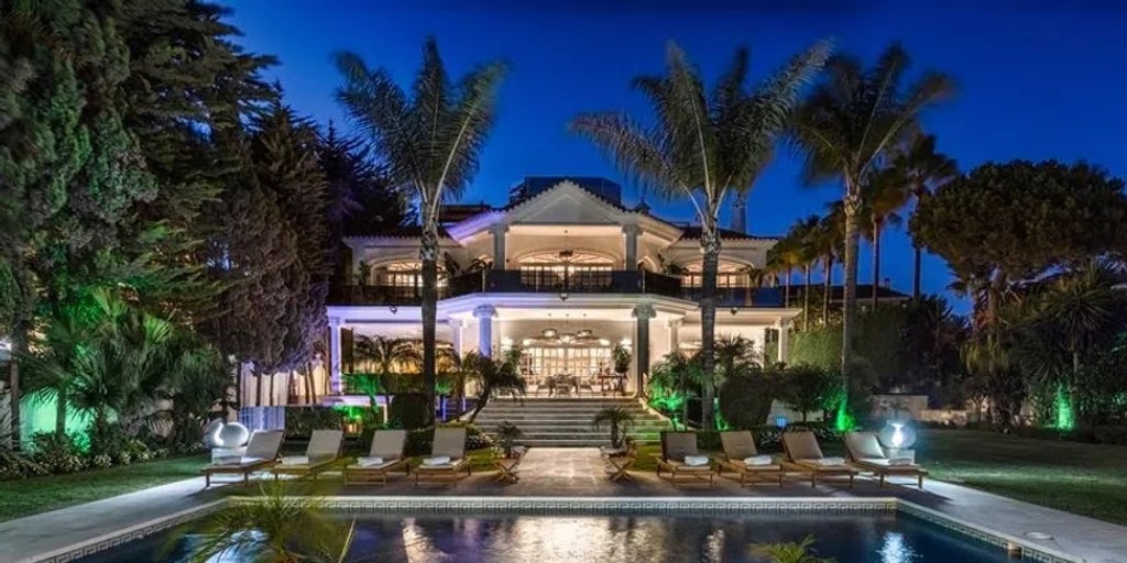 Sale a la venta una de las mansiones más impresionantes de Málaga por 30 millones de euros: tiene una piscina con un diseño de Picasso