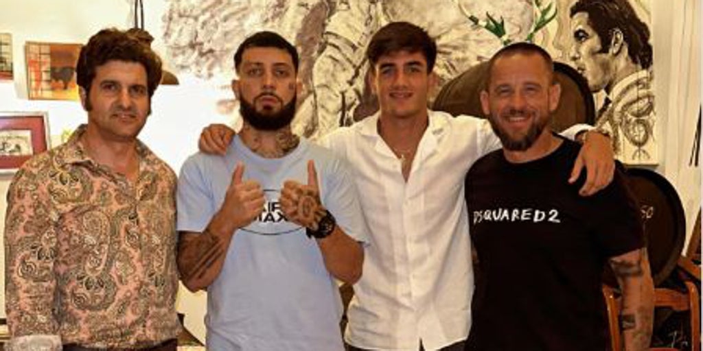 Morante, su hijo y JC Reyes coinciden en este restaurante del Aljarafe: «Solo puedo dar gracias a Dios por vivir noches de arte con bohemios de la vida»
