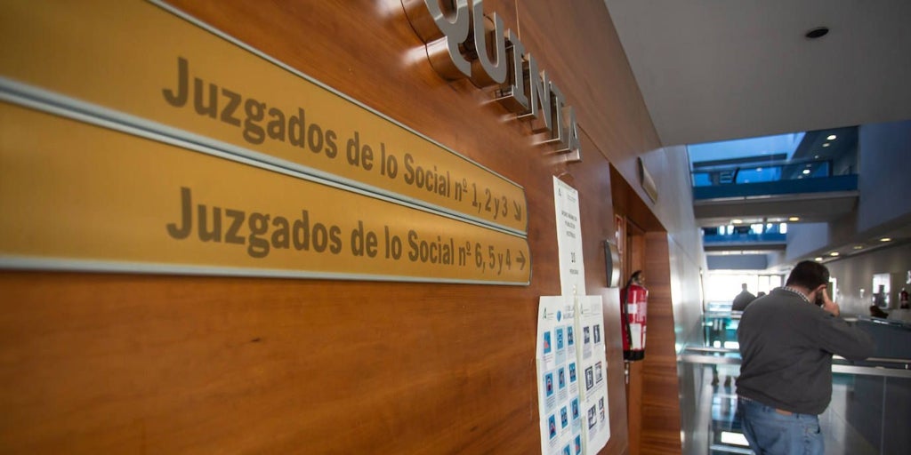 Un juzgado de Sevilla niega a una abogada recién operada la suspensión de un juicio y le obliga a buscarse sustituta