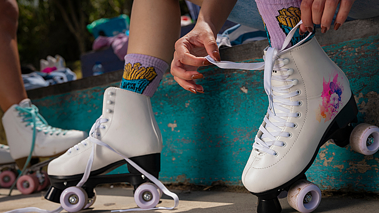 Carrefour cumple el sueño de muchos niños: patinar por el supermercado será posible estos días en Sevilla