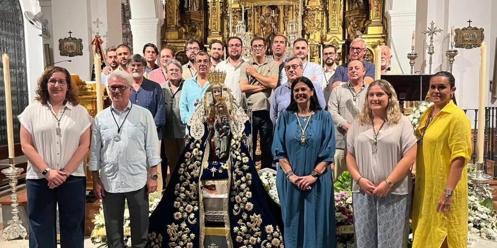 La abuela Santa Ana procesiona en la provincia de Sevilla por su festividad