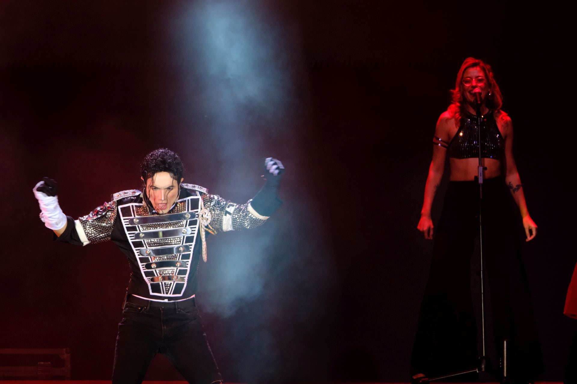 Lenny Jay ofreció un espectáculo inigualable en el escenario del Tío Pepe Festival