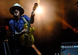 Un Mikel Erentxun lleno de energía celebra los 40 años de Duncan Dhu en el Tío Pepe Festival