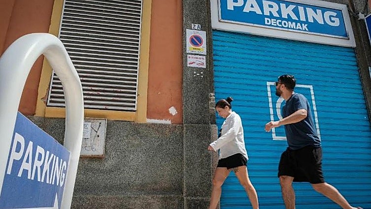Urbanismo cierra el parking de Muñoz León por no cumplir con la normativa vigente
