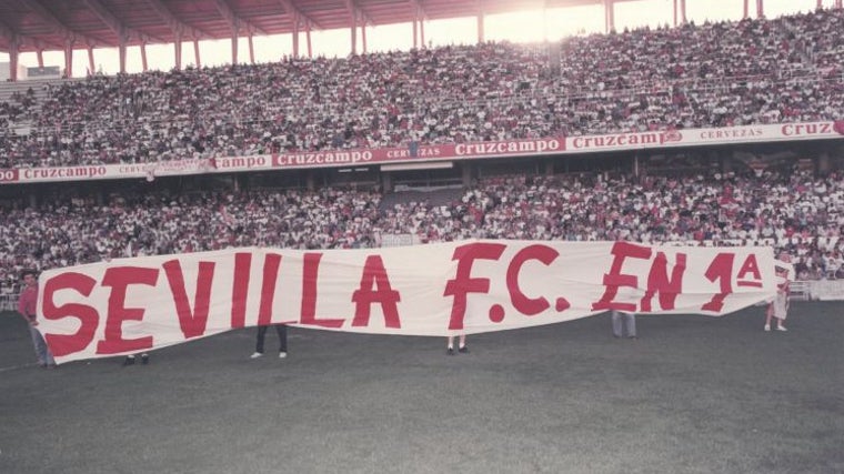 El sevillismo acudió al estadio Sánchez Pizjuán para apoyar a sus jugadores