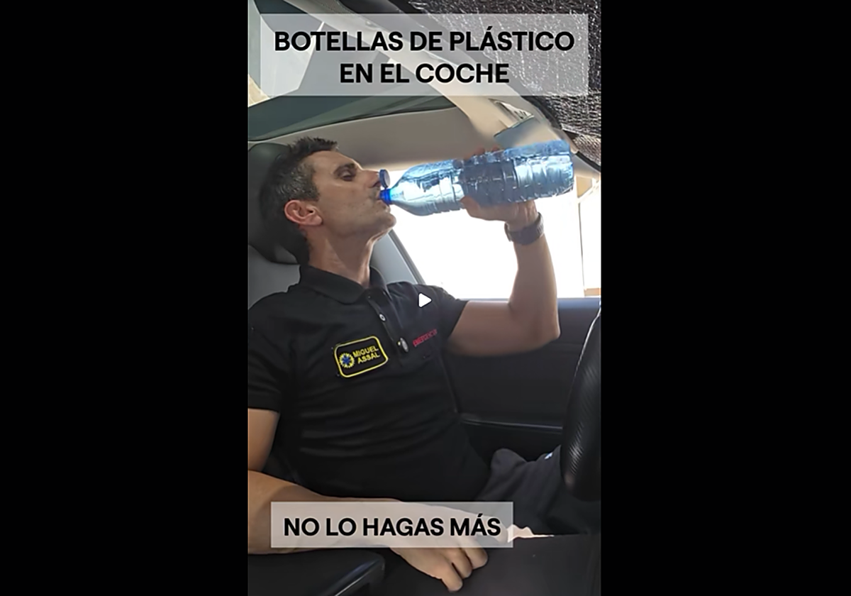 Dejar la botella de agua en el coche puede provocar que salga ardiendo