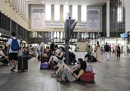 Más de 2.200 afectados y diez horas de retrasos por el fallo del AVE en Majarabique