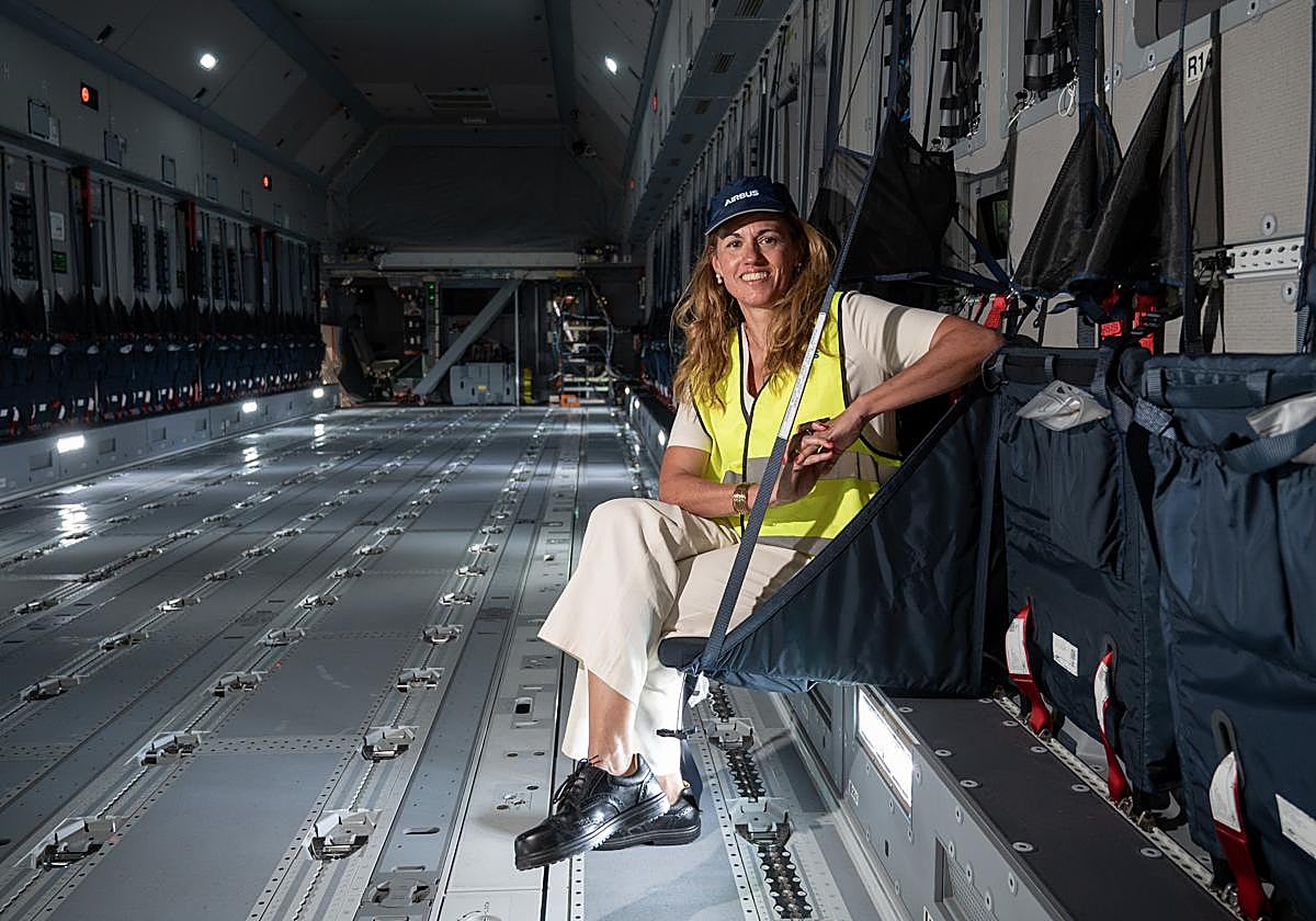 Dulce Muñoz, responsable del programa de desarrollo del avión de transporte militar A400M