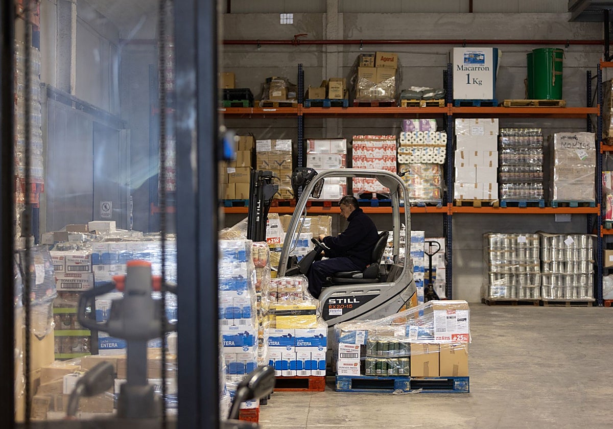 Trabajo en el almacén del Banco de Alimentos de Sevilla