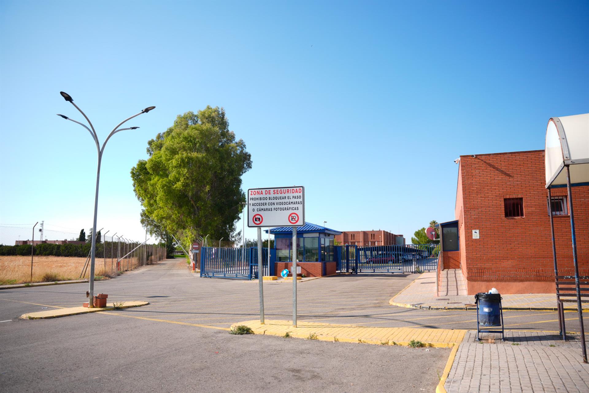 Agreden a un funcionario de la cárcel de Sevilla tras intentar mediar en un conflicto por una deuda entre reclusos