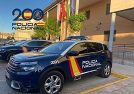 Se cuela en plena misa en Dos Hermanas y amenaza al sacristán con insultos xenófobos